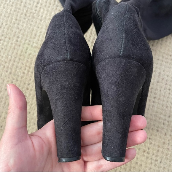 Tahari Danton Black Stretchy Faux Suede Boots Women Size 8 Knee High Soft career - Picture 11 of 12